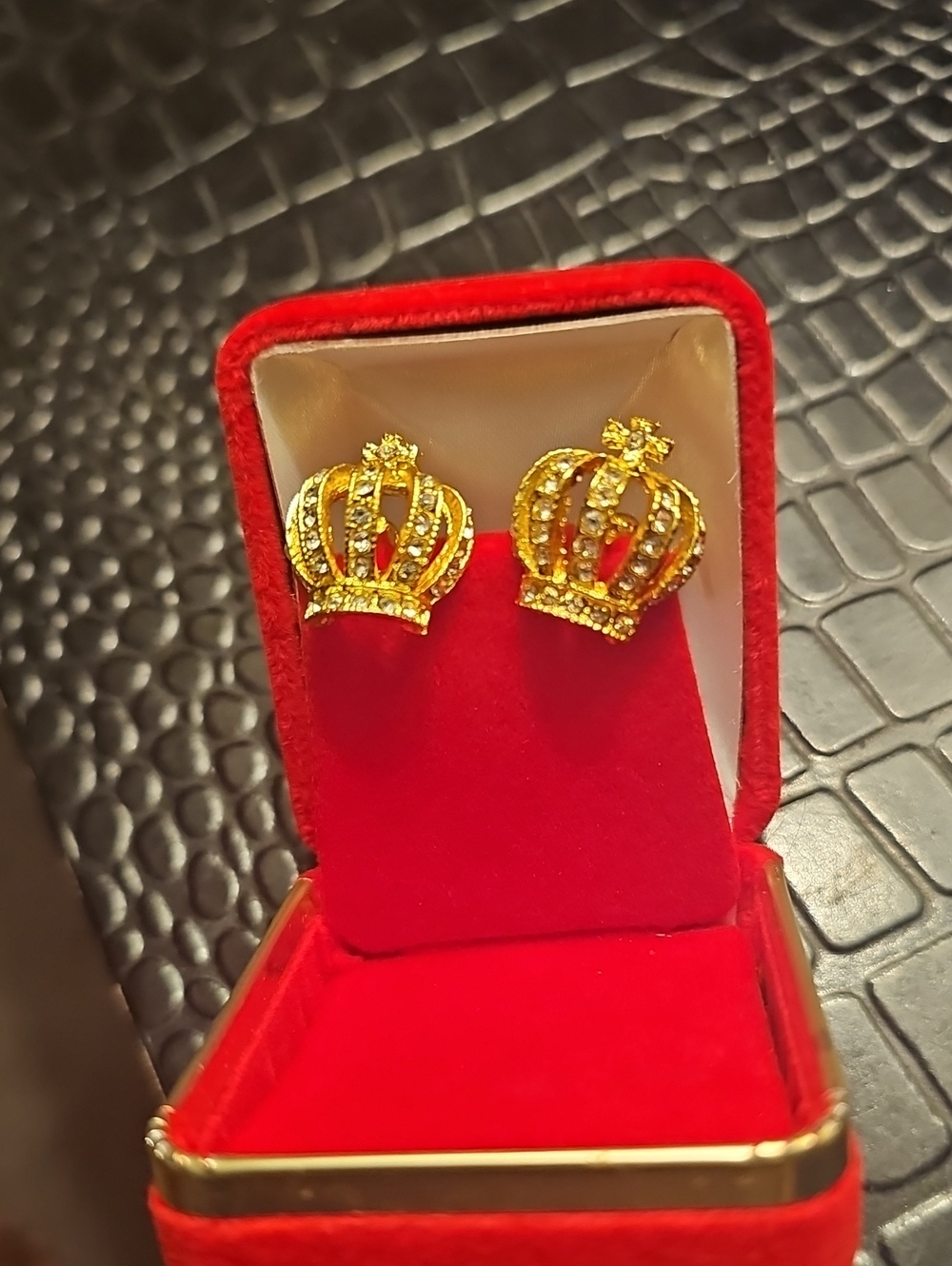 Gold Crown Cufflinks - Elegant Men’s Jewelry